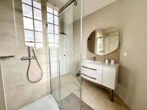 Maisons de vacances Le Havre des Perrieres - Gite avec spa, 15 personnes, 5 chambres : photos des chambres