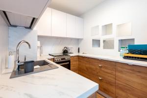 Przymorze Baltic Apartment by BookingHost