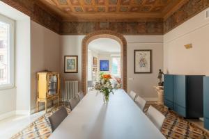 iFlat Timeless Elegance in the Center of Rome