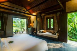 Nham Village Resort