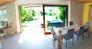 Maisons de vacances Maison ecologique avec jardin : photos des chambres