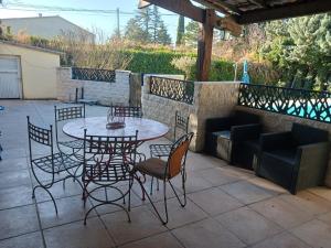 Maisons de vacances MAISON Terrasse PISCINE : photos des chambres