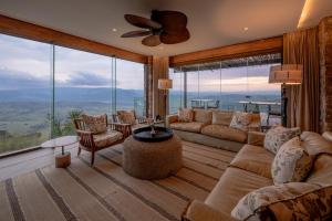 Zulu Rock Lodge - Babanango Game Reserve