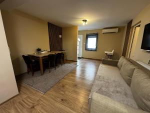 City Silver Apartman