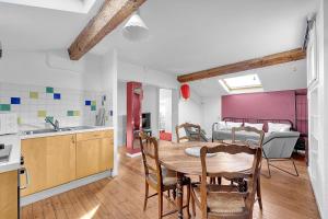 Spacious and bright in the historic center