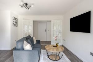 2 Luxurious Apartments with Free Parking near Chelmsford City