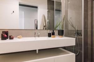 Telmest - 2 bedrooms, balcony in Santo António