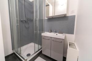 Appartements Magnifique Appartement, Piscine, Proche gare : photos des chambres