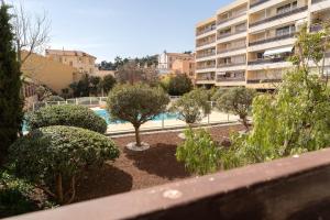 Appartements Magnifique Appartement, Piscine, Proche gare : photos des chambres