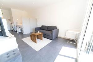 Appartements Magnifique Appartement, Piscine, Proche gare : photos des chambres