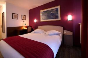 Hotels Le Vert Galant Villepinte Gare Vert Galant Parc des Expositions : Grande Chambre Double 