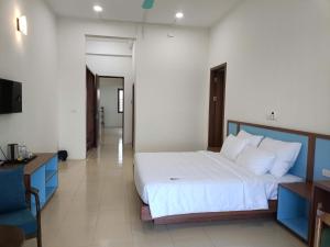 Farmer Community Hotel