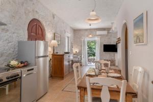 Stone House In Katouna With Garden