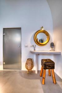 Panoramic Villa in Akrotiri with Stunning Views