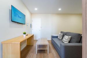 Close to Everything Your Oporto Gray PRM 2T