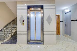 Super Townhouse Gachibowli Near Sky View