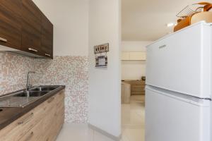 GuestHost - Bright Apartment X4 with Terrace! img6