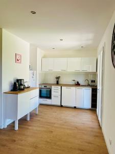 Maisons de vacances Villa La Paisible Air-conditioning, Pool & Large Garden : photos des chambres