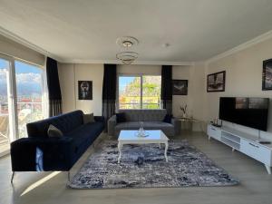 Deniz ve Şehir Manzaralı Lüks Daire 2