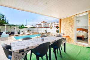 Maison Du Soleil by Seareen