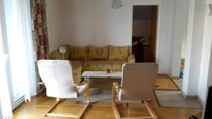 Ferienwohnung Für Fünf Personen Mit Balkon