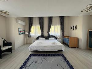 Deniz ve Şehir Manzaralı Lüks Daire 2