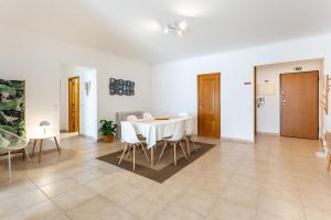 Tropical 2 BDR Apt in Lagos Centre by LovelyStay