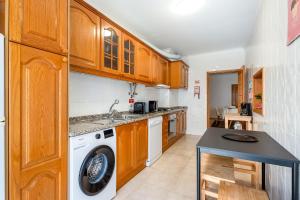 Tropical 2 BDR Apt in Lagos Centre by LovelyStay