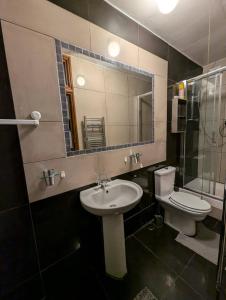 3B-10min City Airport Parking No Parties allowed