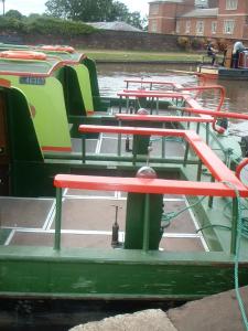 Stone - Boat - Sleeps 4 - Pet Friendly - 85ws