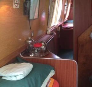 Stone - Boat - Sleeps 4 - Pet Friendly - 85ws