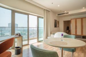 AR Suites KLJ Square