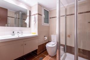 Stylish 2BDR Exarchia Apt with Balcony and Workspace