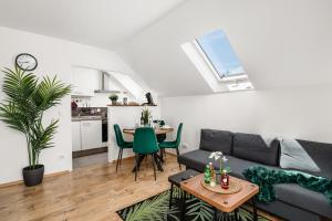 MOLA Apartments-Moderne Ferienwohnung im Herdecker Zentrum für 3 Personen-mit Balkon-Grill-Gratis Parkplatz-WLAN
