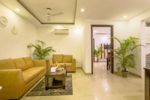 Parfait Street 2Bhk service apartment near Fortis