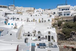 Chess House - Santorini Traditional Home