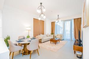 Escape24 Elegant 2BR with Canal view near Safa Park