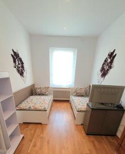 FRANKES SLEEP INN, 4, 2, 1 Raumwohnungen, Sauna