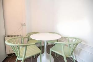 TBS 327 - Superb apartment with Eiffel Tower view