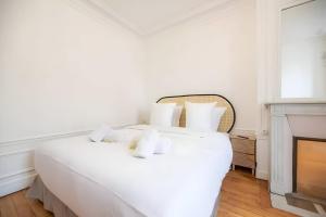 TBS 327 - Superb apartment with Eiffel Tower view