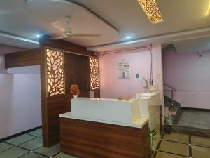Hotel S L B Grand