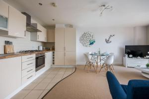 Anchors Aweigh! - Near Poole Old Town, 5 mins to Hamworthy Beach, Free Parking!