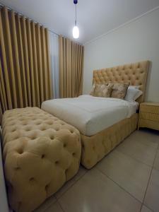 THE BLYDE CRYSTAL LAGOON F&S LUxurious Apartment 3bed