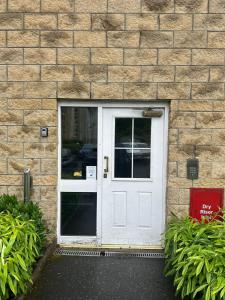 Modern Apt commute to Edinburgh