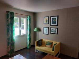 Maisons de vacances Holiday Home Bois d'Astros by Interhome : photos des chambres