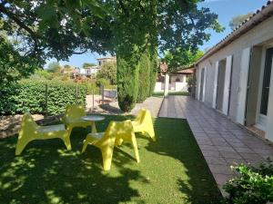 Maisons de vacances Holiday Home Bois d'Astros by Interhome : photos des chambres