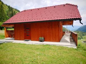 POČITNIŠKA HIŠKA LASTOVKA