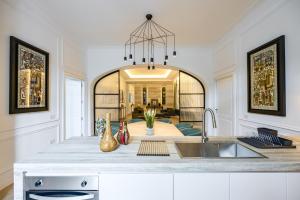 Chic Lifestyle Apartment