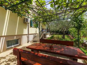 Apartment Jenny-1 by Interhome