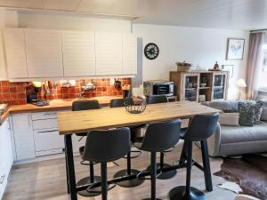 Apartment Casa Tavaun A22 by Interhome